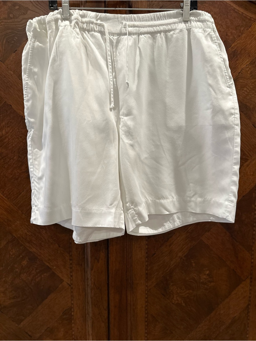 Kim Rogers White Elastic Drawstring Athletic Shorts